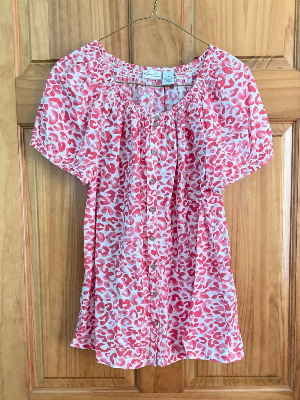 Women’s size small Kim Rogers pheasant style cotton blouse w/ pink leopard print
